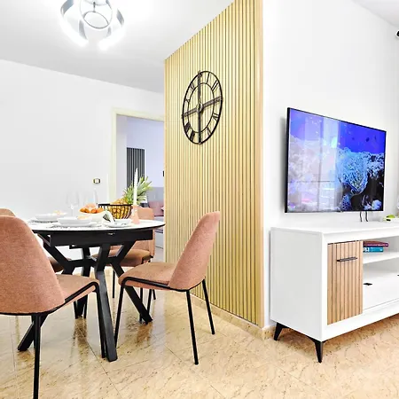 Apartment Home&holiday Andalisa *