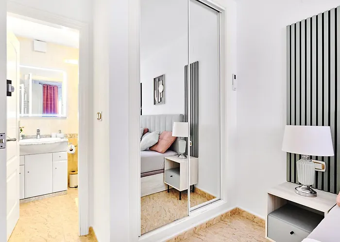 Home&holiday Andalisa Apartment